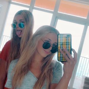 Meet your Posher, Victoria